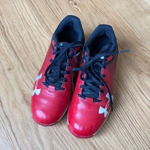UNDER ARMOUR baseball cleats